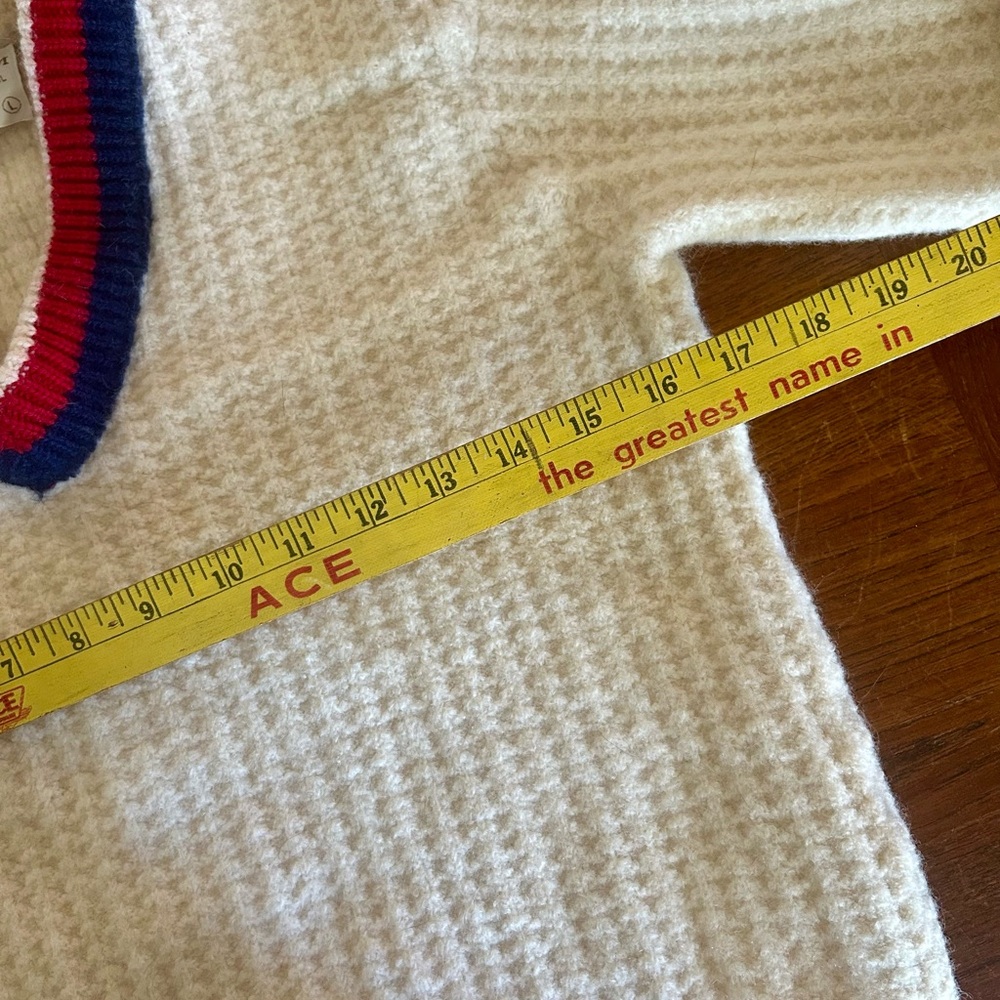 JEFF RAM by LORD JEFF VINTAGE Classic Ivory V-Neck Sweater - Woman’s - 100% Wool - Picture 5 of 9